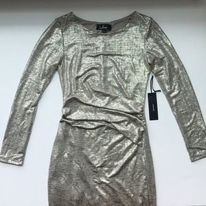 NEVER WORN Lulu’s Gold Shimmer Bodycon Dress